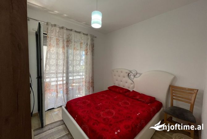 Shtepi ne shitje Apartament ne Tirane, 2+1, Mobilimi E mobiluar, Pagesa 210,000  Euro.