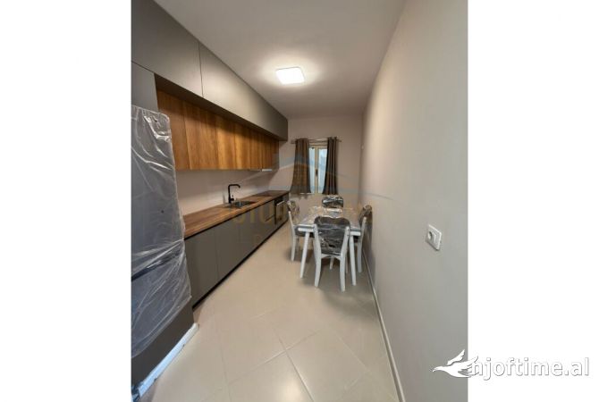 Shtepi me qera 2+1 ne Tirane - 700 Euro