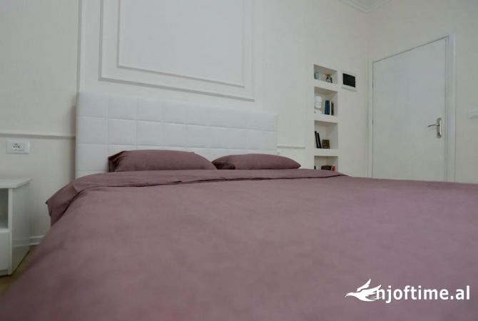 Shtepi me qera 1+1 ne Tirane - 1,100 Euro