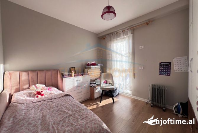 Shtepi ne shitje Apartament ne Tirane, 2+1, Mobilimi E mobiluar, Pagesa 153,000  Euro.