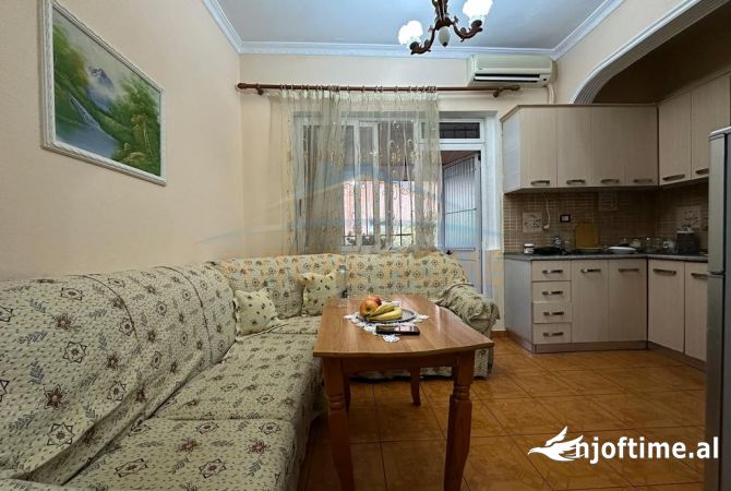 Shtepi ne shitje Apartament ne Tirane, 1+1, Mobilimi E mobiluar, Pagesa 90,000  Euro.