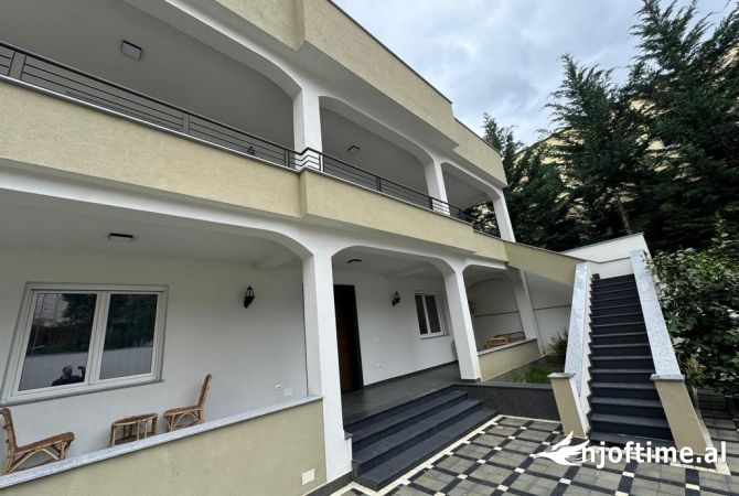 Shtepi ne shitje Vila Luksoze ne Tirane, 7+1, Mobilimi E mobiluar, Pagesa 800,000  Euro.