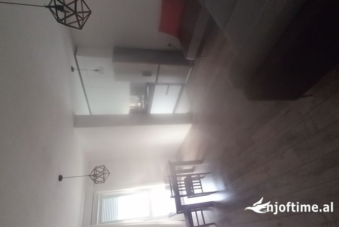 Shtepi me qera Apartament ne Tirane, 1+1, Mobilimi E mobiluar, Pagesa 42,000  Leke.