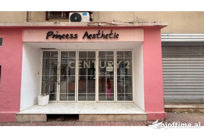 Ambiente Commerciale in Vendita 1+1 a Tirana - 85,000 Euro