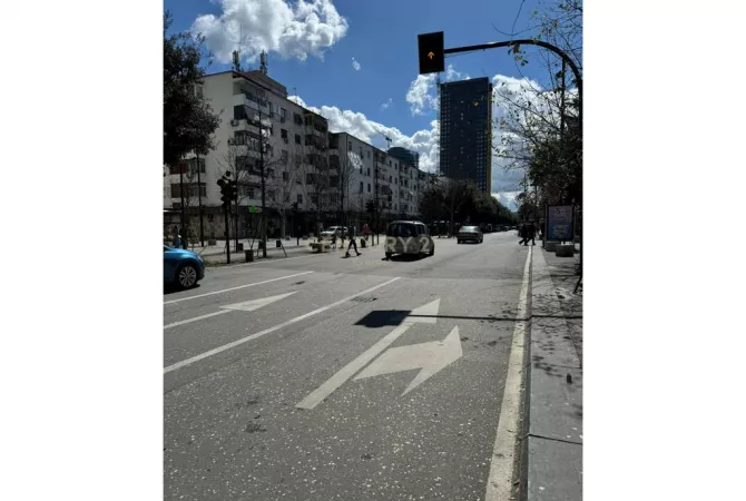 Ambient biznesi me qera 1+1 ne Tirane - 2,500 Euro