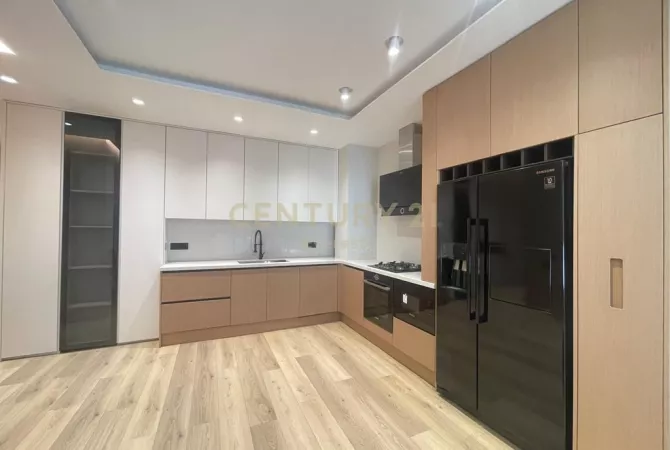 Shtepi me qera 2+1 ne Tirane - 800 Euro