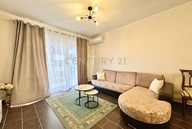 Shtepi me qera Apartament ne Tirane, 2+1, Mobilimi E mobiluar, Pagesa 500  Euro.