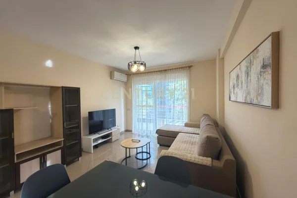 Shtepi me qera Apartament ne Tirane, 2+1, Mobilimi E mobiluar, Pagesa 800  Euro.