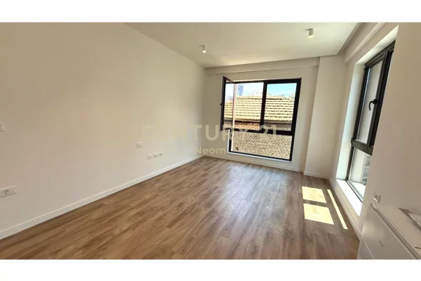 Ambient biznesi me qera 3+1 ne Tirane - 550 Euro