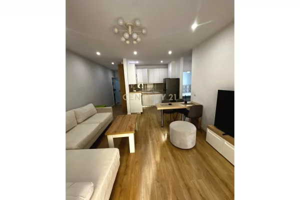 Shtepi me qera 2+1 ne Tirane - 800 Euro