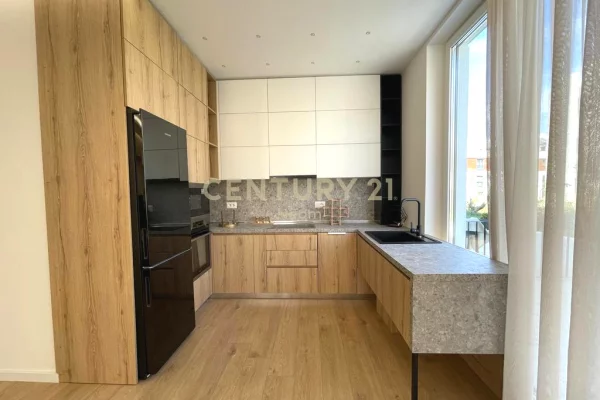 Shtepi me qera Duplex(shtepi me 2 kate) ne Tirane, 3+1, Mobilimi E mobiluar, Pagesa 2,300  Euro.