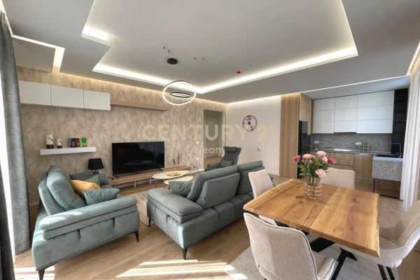 Shtepi me qera 3+1 ne Tirane - 2,300 Euro