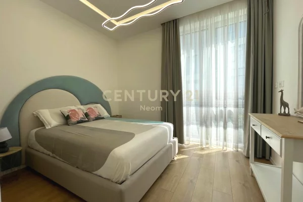 Shtepi me qera Duplex(shtepi me 2 kate) ne Tirane, 3+1, Mobilimi E mobiluar, Pagesa 2,300  Euro.