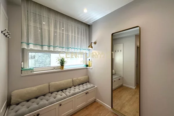 Shtepi me qera Apartament ne Tirane, 2+1, Mobilimi E mobiluar, Pagesa 1,200  Euro.