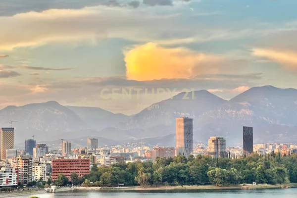 Shtepi me qera 4+1 ne Tirane - 1,600 Euro