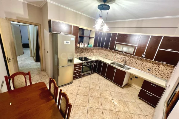 Shtepi me qera 2+1 ne Tirane - 550 Euro