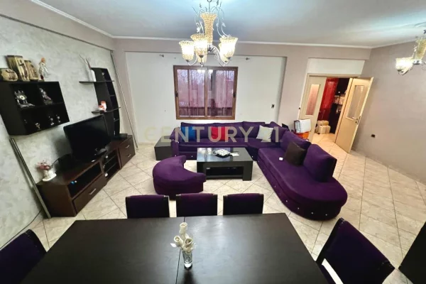 Shtepi me qera 2+1 ne Tirane - 550 Euro