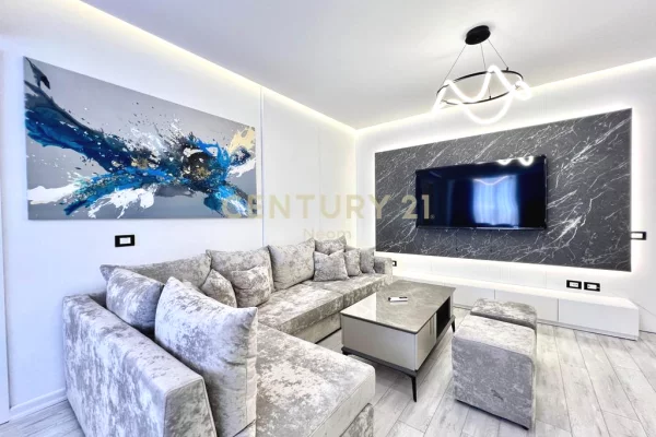 Shtepi me qera 3+1 ne Tirane - 1,300 Euro