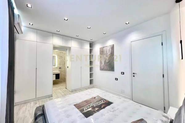 Shtepi me qera Apartament ne Tirane, 3+1, Mobilimi E mobiluar, Pagesa 1,300  Euro.