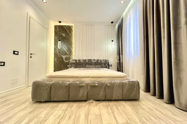 Shtepi me qera Apartament ne Tirane, 3+1, Mobilimi E mobiluar, Pagesa 1,300  Euro.