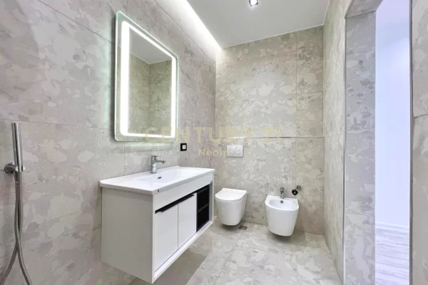 Shtepi me qera Apartament ne Tirane, 3+1, Mobilimi E mobiluar, Pagesa 1,300  Euro.