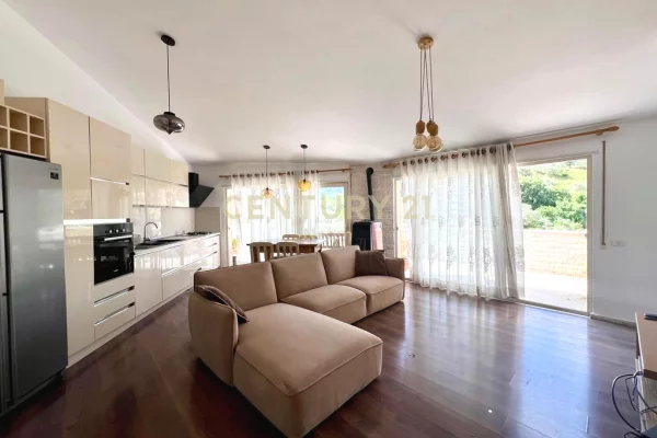 Shtepi me qera 3+1 ne Tirane - 850 Euro