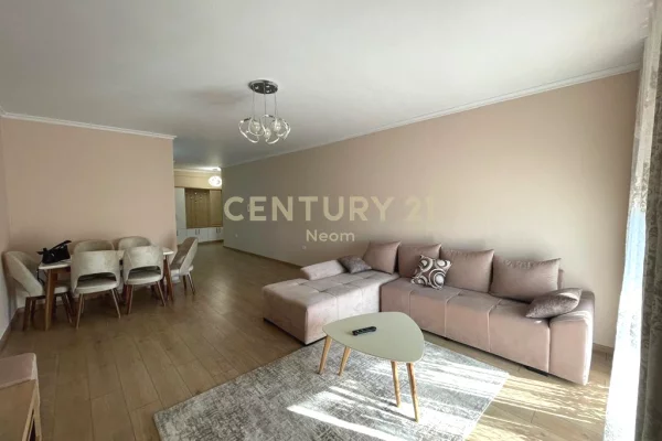 Shtepi me qera 2+1 ne Tirane - 900 Euro