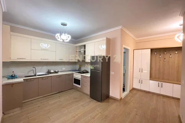 Shtepi me qera 2+1 ne Tirane - 900 Euro