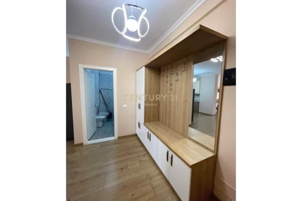 Shtepi me qera Apartament ne Tirane, 2+1, Mobilimi E mobiluar, Pagesa 900  Euro.