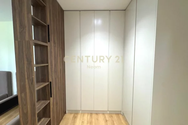 Shtepi me qera Apartament ne Tirane, 2+1, Mobilimi E mobiluar, Pagesa 2,100  Euro.