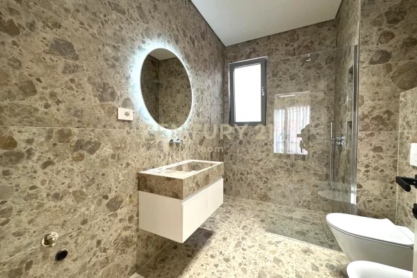 Shtepi me qera Apartament ne Tirane, 1+1, Mobilimi E mobiluar, Pagesa 1,350  Euro.