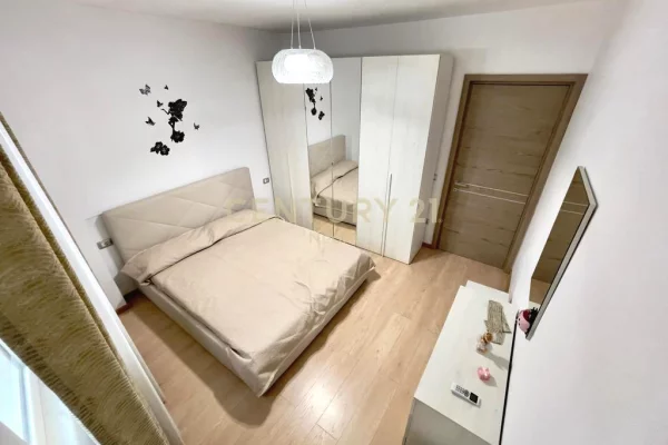 Shtepi me qera Apartament ne Tirane, 2+1, Mobilimi E mobiluar, Pagesa 850  Euro.