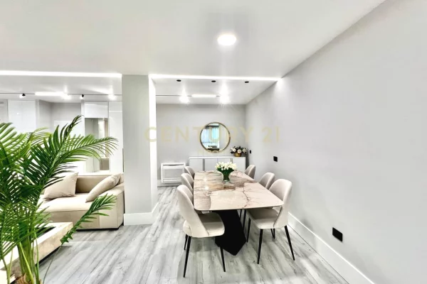 Shtepi me qera Apartament ne Tirane, 2+1, Mobilimi E mobiluar, Pagesa 2,000  Euro.