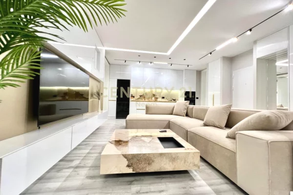 Shtepi me qera 2+1 ne Tirane - 2,000 Euro