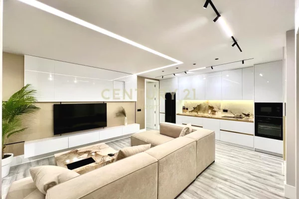 Shtepi me qera 2+1 ne Tirane - 2,000 Euro