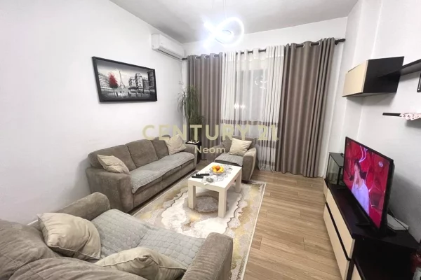 Shtepi me qera 2+1 ne Tirane - 500 Euro