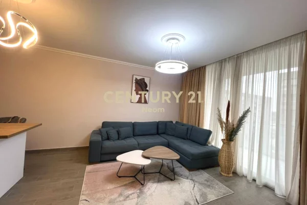 Shtepi me qera 2+1 ne Tirane - 800 Euro