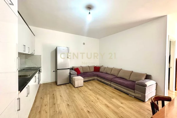 Shtepi me qera Shtepi Private ne Tirane, 3+1, Mobilimi E mobiluar, Pagesa 1,550  Euro.