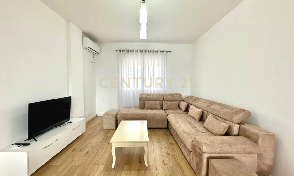 Shtepi me qera Shtepi Private ne Tirane, 3+1, Mobilimi E mobiluar, Pagesa 1,550  Euro.