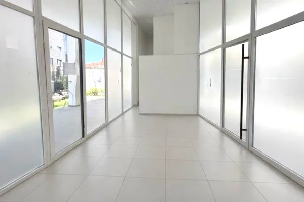 Ambient biznesi me qera 1+1 ne Tirane - 1,700 Euro