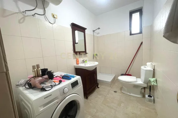 Shtepi me qera Apartament ne Tirane, 2+1, Mobilimi E mobiluar, Pagesa 520  Euro.