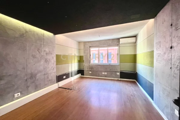 Ambient biznesi me qera 3+1 ne Tirane - 1,600 Euro