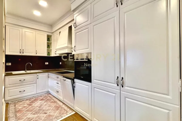 Shtepi me qera Apartament ne Tirane, 2+1, Mobilimi E mobiluar, Pagesa 900  Euro.