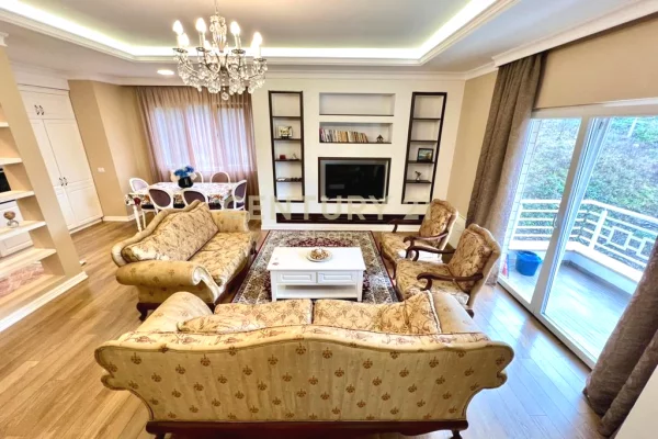 Shtepi me qera Apartament ne Tirane, 2+1, Mobilimi E mobiluar, Pagesa 900  Euro.