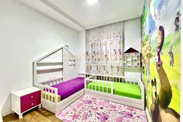 Shtepi me qera Apartament ne Tirane, 2+1, Mobilimi E mobiluar, Pagesa 900  Euro.