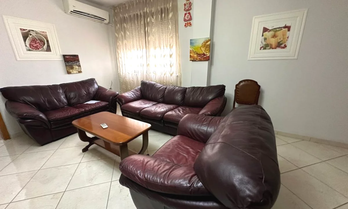 Shtepi me qera Apartament ne Tirane, 2+1, Mobilimi E mobiluar, Pagesa 600  Euro.