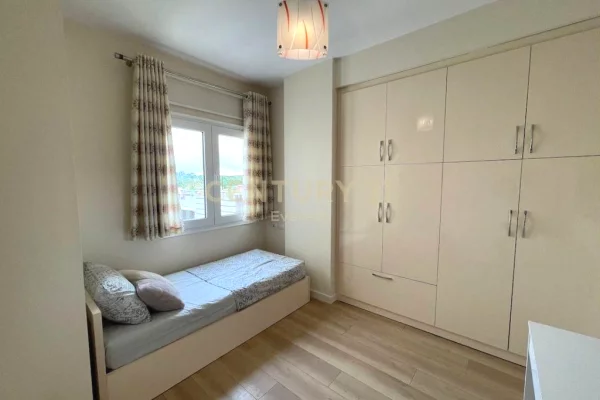 Shtepi me qera Apartament ne Tirane, 2+1, Mobilimi E mobiluar, Pagesa 850  Euro.