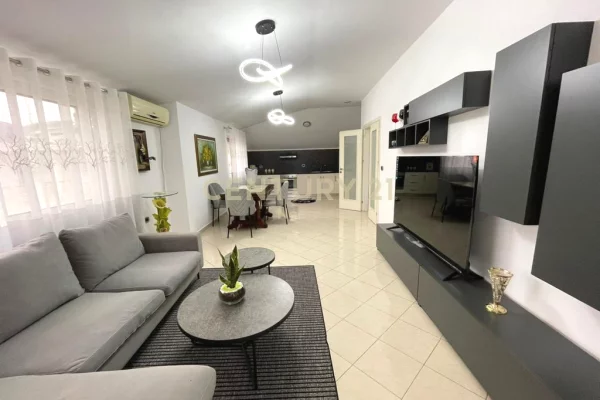 Qera Apartament 2+1+Verande Liqeni Thate!