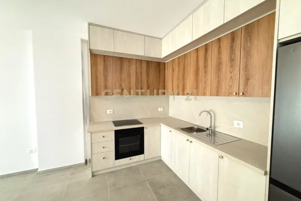 Shtepi me qera Apartament ne Tirane, 1+1, Mobilimi E mobiluar, Pagesa 600  Euro.