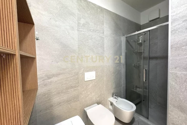 Shtepi me qera Apartament ne Tirane, 2+1, Mobilimi E mobiluar, Pagesa 1,000  Euro.